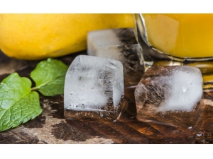 ��ҽ�������ļ���β�����  �ļ�����ͬʱĪ������