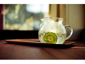 ����ˮ��ΰ����ų������ڵĶ���