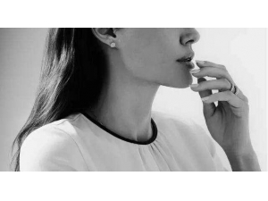 ��������Ů����¡�����и� ����6������