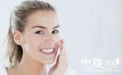 秋季祛痘有妙方 不让痘痘再威风 秋季如何祛痘 长痘了怎么办 有哪些方法能祛痘