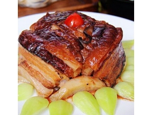 云南名小吃?乳膳萨其马