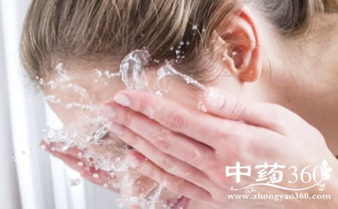 面部皱纹不可怕 六种除皱方法来帮你 什么方法除皱效果好 除皱的方法有哪些 除皱的护肤方法