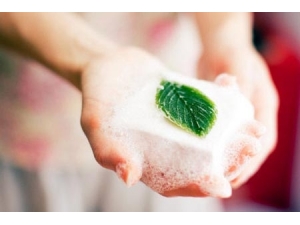 肥皂洗脸?当心越洗越老