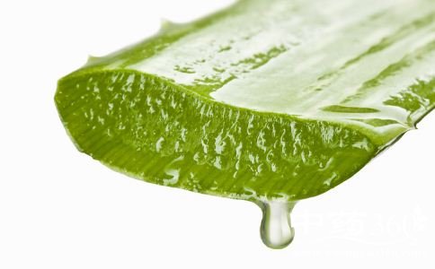 肌肤又干又油怎么办 试试控油保湿秘籍 肌肤又干又油怎么办 如何为肌肤保湿 肌肤控油的方法有哪些