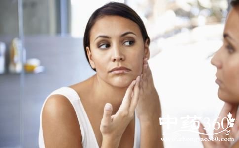 长斑长痘?如何选择有利于祛斑祛痘的食物 如何祛斑祛痘 长斑长痘怎么办 祛斑祛痘喝什么茶好