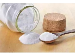 女人手晒黑不要慌,去厨房抹点它秒变白