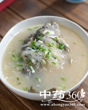 鲫鱼汤的功效,健脑益智补肝养目